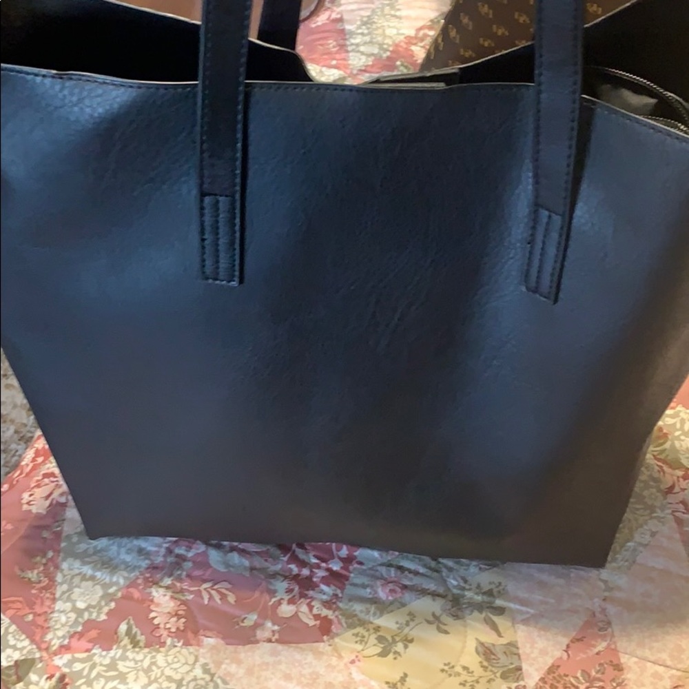 Tote - Picture 2 of 7